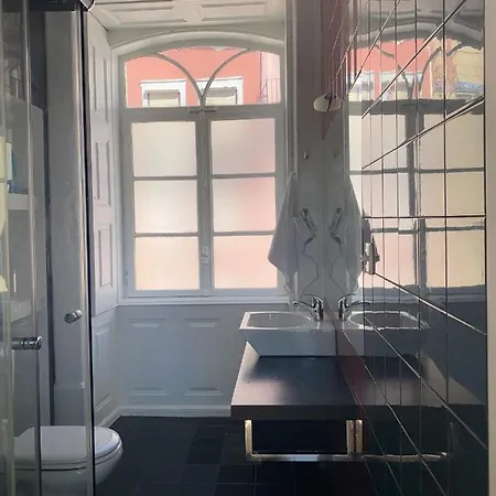Rua Visconde De Luz 100 * Коимбра